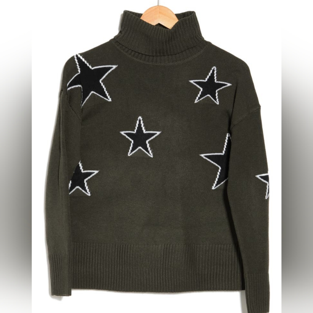 Edgy timeless star turtleneck small